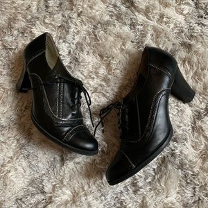 Vintage wing-tip heels
